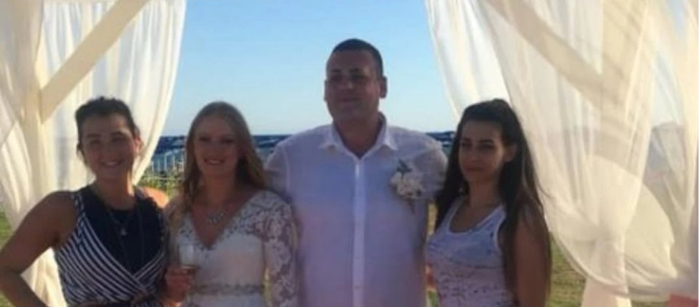 Παντρεύτηκε ο Τόμας Κουκ στη Ρόδο - Τα κατάφερε παρόλο τα «εμπόδια» (φώτο-βίντεο)